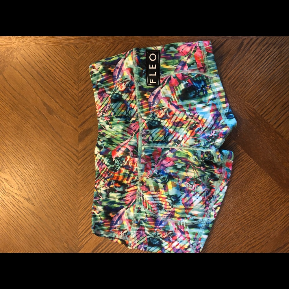 fleo, womens xs, low rise contour, excellent used condition, single lined